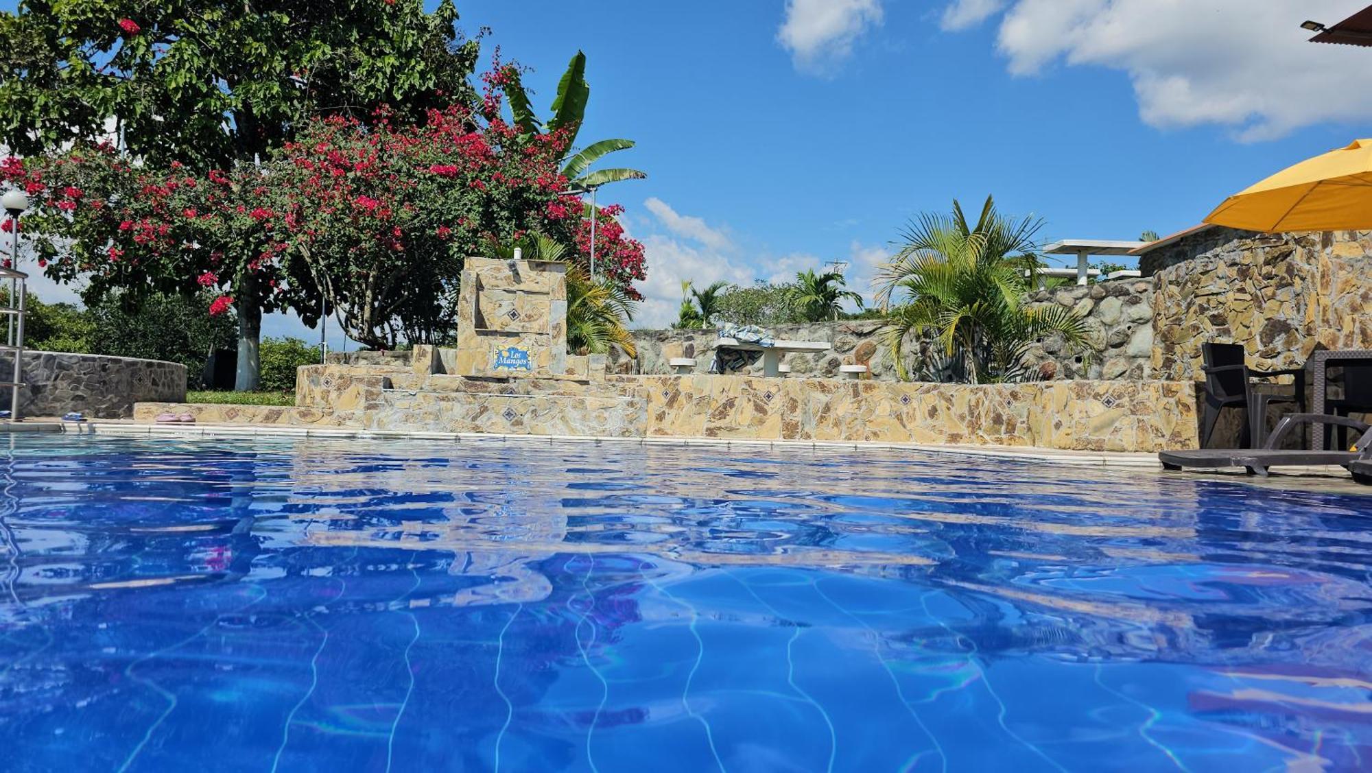Hotel Campestre Los Mangos 金巴亚 外观 照片